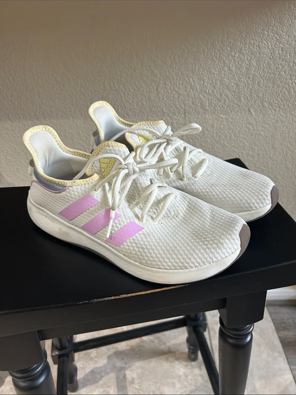 adidas womens White Sneakers with Light Pink Stripes 9.5